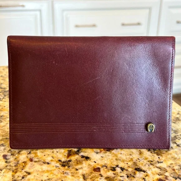 Vintage etienne aigner discount wallet